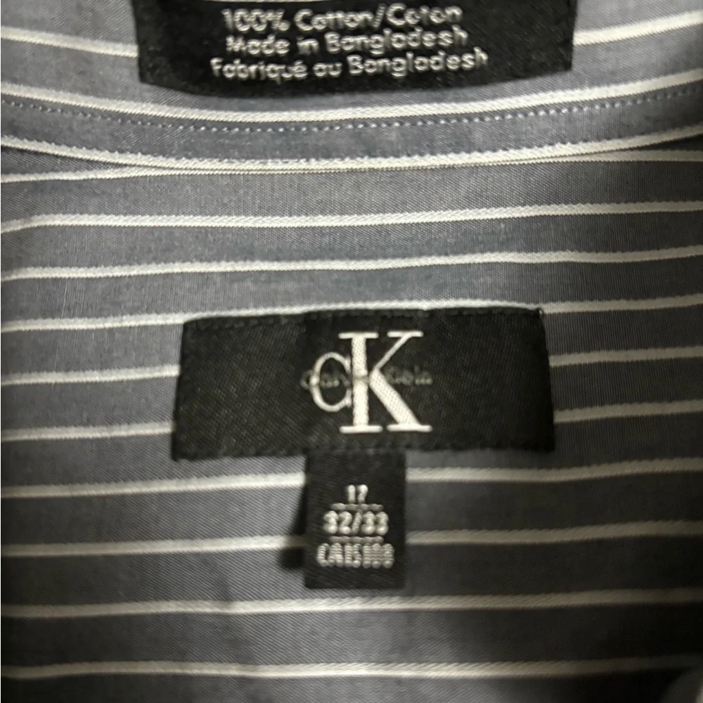 Men’s CK Long Sleeved Dress Shirt size 32/33(17 neck) - Picture 2 of 3